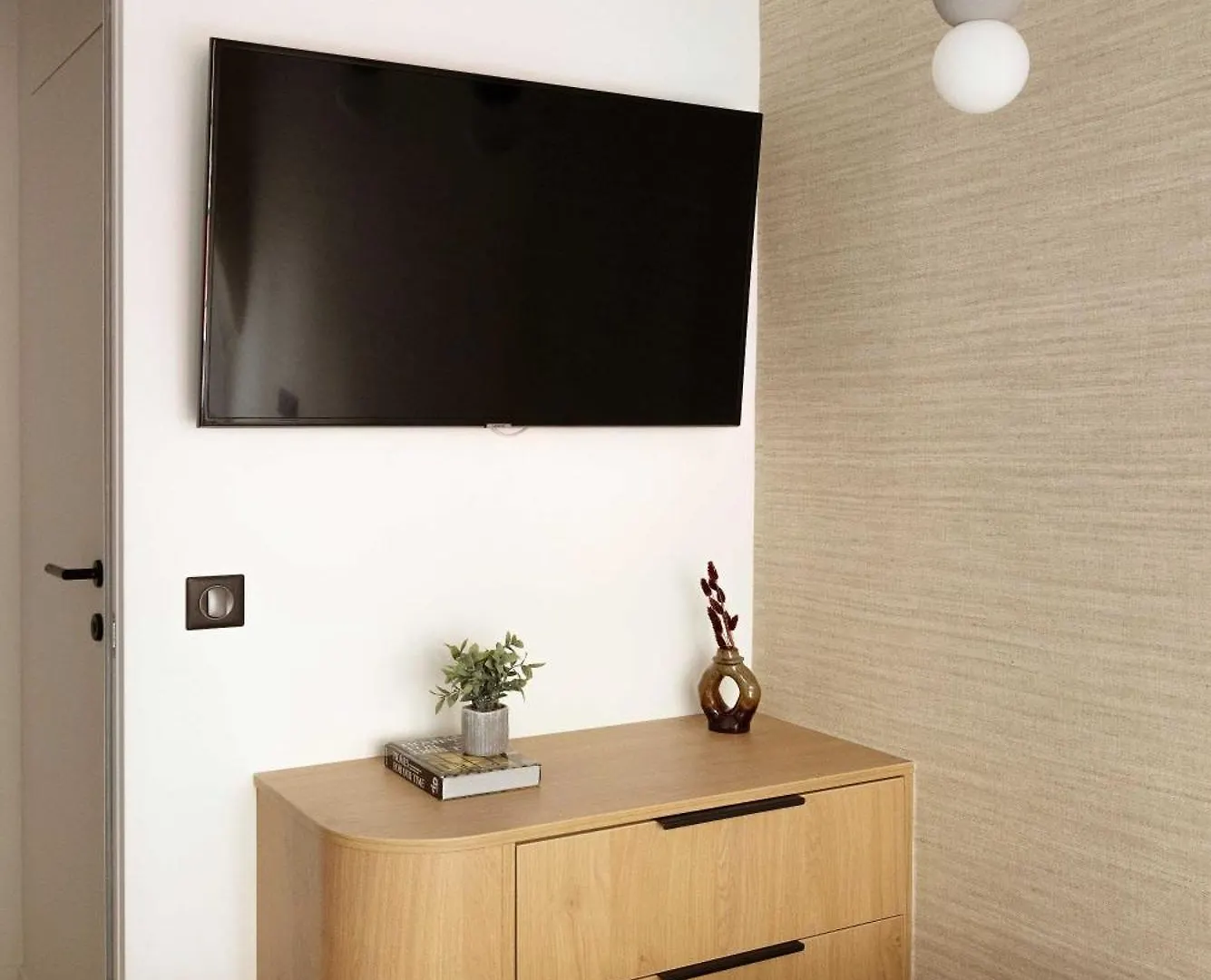 Refurbished Apartment - 2Br-6P - Chatelet Paris France